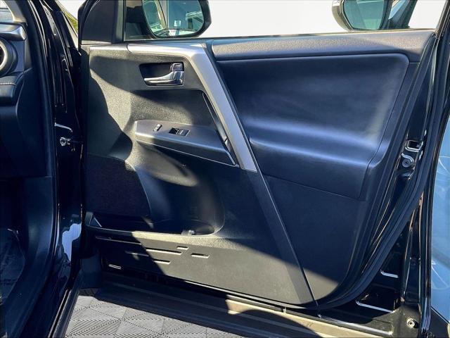 2017 Toyota RAV4 Hybrid XLE