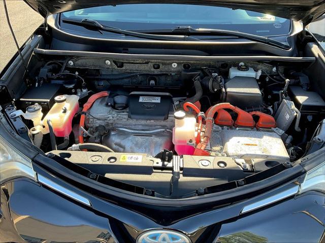 2017 Toyota RAV4 Hybrid XLE