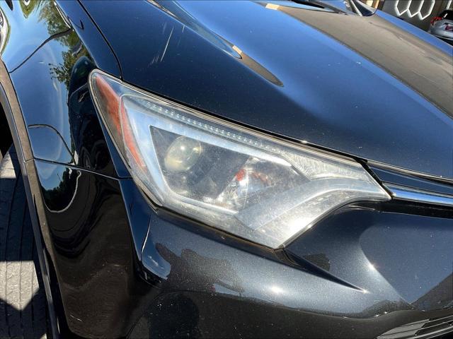 2017 Toyota RAV4 Hybrid XLE
