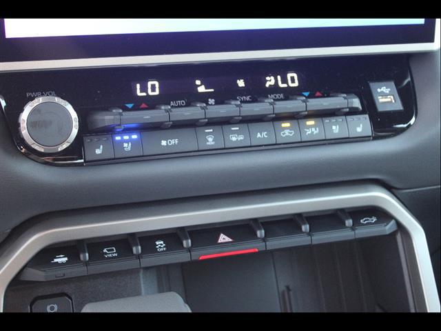 2026 Toyota Tundra Platinum CrewMax 5.5' Bed