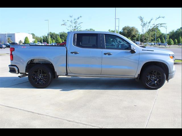 2023 Chevrolet Silverado 1500 4WD Crew Cab Short Bed Custom