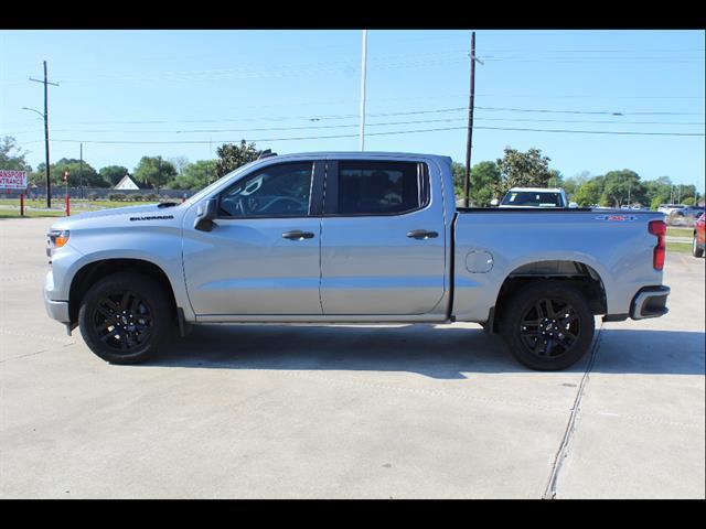 2023 Chevrolet Silverado 1500 4WD Crew Cab Short Bed Custom