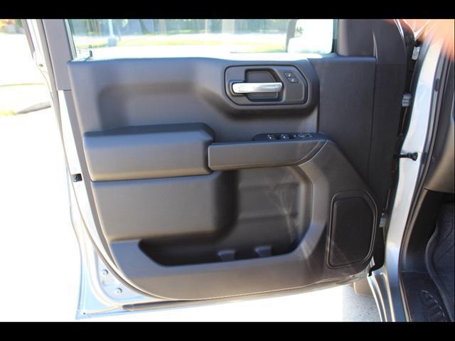 2023 Chevrolet Silverado 1500 4WD Crew Cab Short Bed Custom