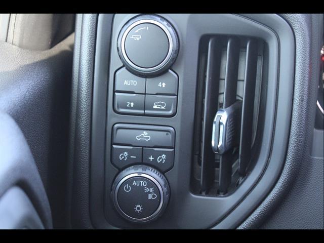 2023 Chevrolet Silverado 1500 4WD Crew Cab Short Bed Custom