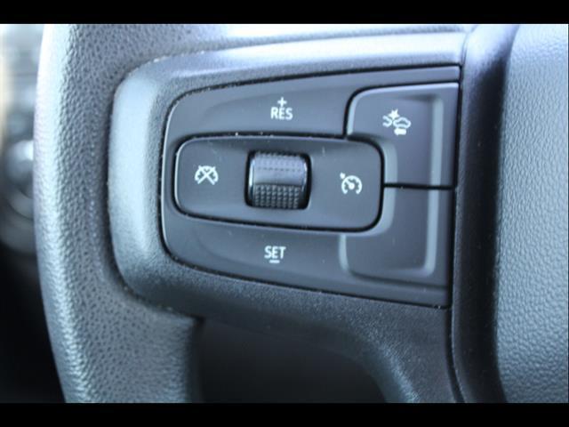2023 Chevrolet Silverado 1500 4WD Crew Cab Short Bed Custom