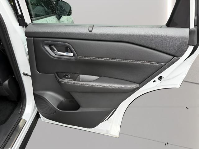 2024 Nissan Rogue SL FWD