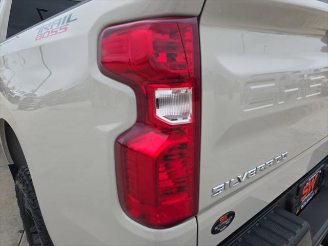 2026 Chevrolet Silverado 1500 4WD Crew Cab Short Bed Custom Trail Boss