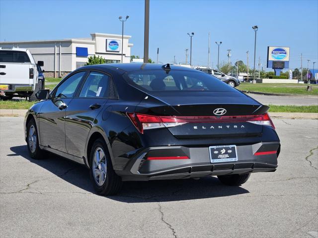 2025 Hyundai Elantra SE
