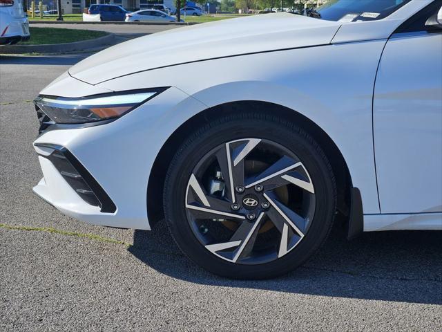 2025 Hyundai Elantra Hybrid Limited