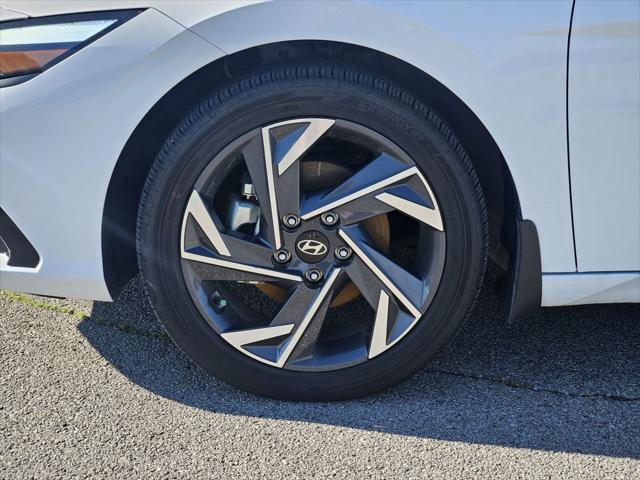 2025 Hyundai Elantra Hybrid Limited