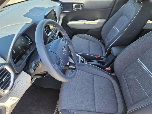 2026 Hyundai Venue SEL w/Two-Tone Roof