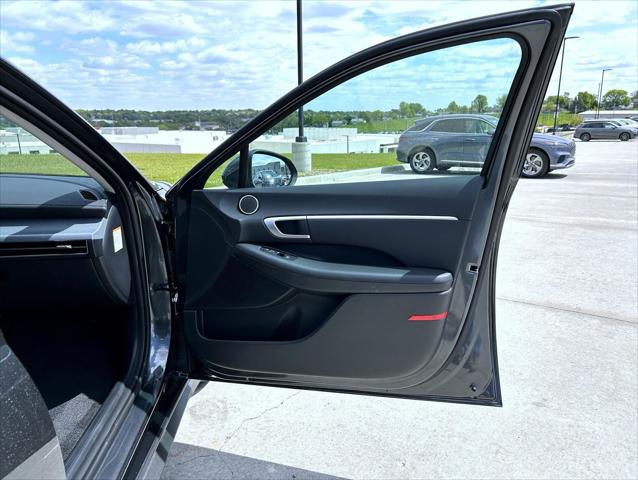 2026 Hyundai Sonata Hybrid Blue