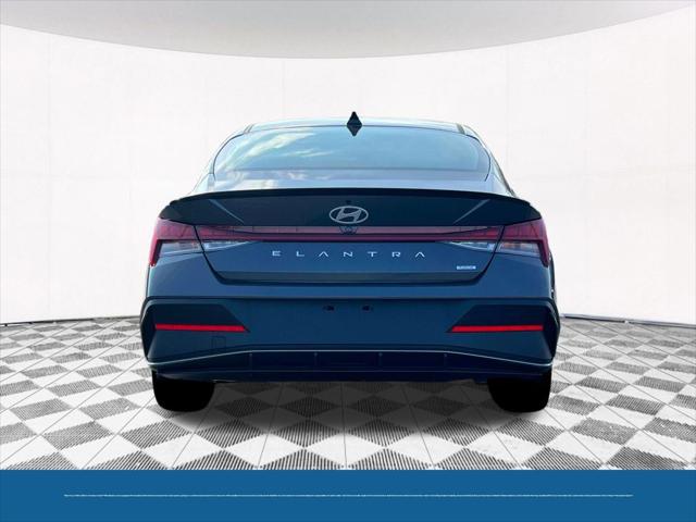 2025 Hyundai Elantra Hybrid SEL Sport