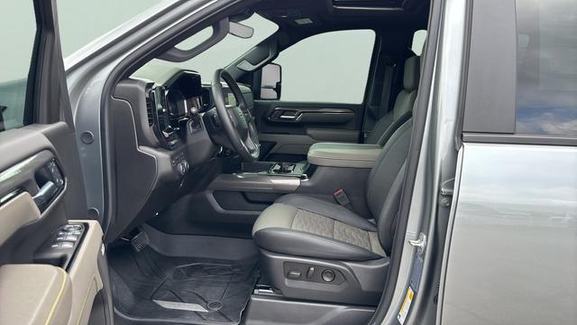 2025 Chevrolet Silverado 2500HD 4WD Crew Cab Standard Bed ZR2