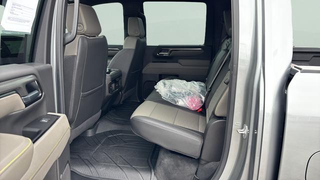 2025 Chevrolet Silverado 2500HD 4WD Crew Cab Standard Bed ZR2