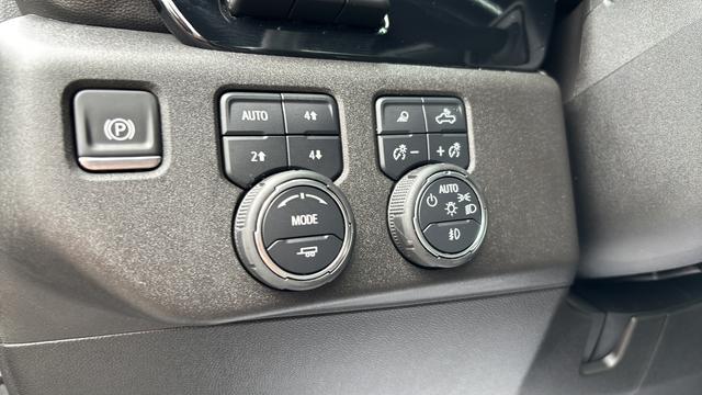 2025 Chevrolet Silverado 2500HD 4WD Crew Cab Standard Bed ZR2