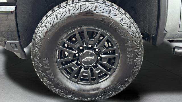 2025 Chevrolet Silverado 2500HD 4WD Crew Cab Standard Bed ZR2