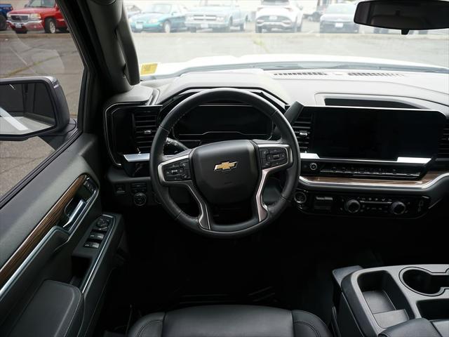 2022 Chevrolet Silverado 1500 4WD Crew Cab Standard Bed LT