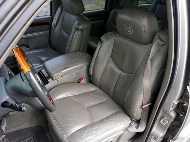 2004 Cadillac Escalade ESV Standard