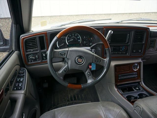2004 Cadillac Escalade ESV Standard