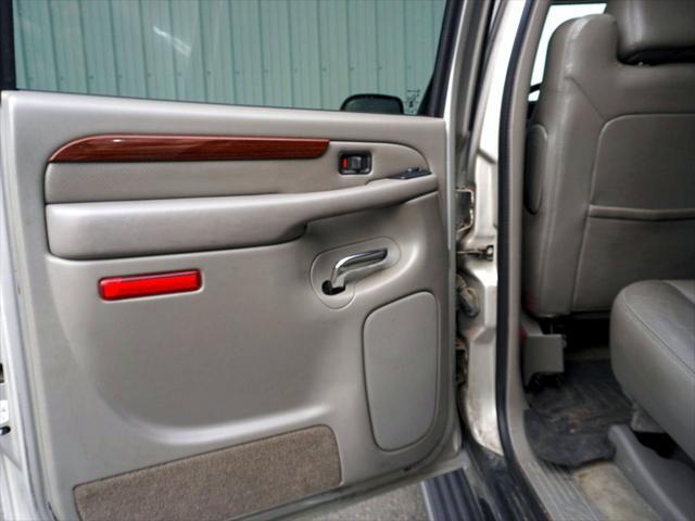 2004 Cadillac Escalade ESV Standard