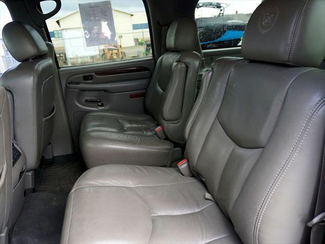 2004 Cadillac Escalade ESV Standard