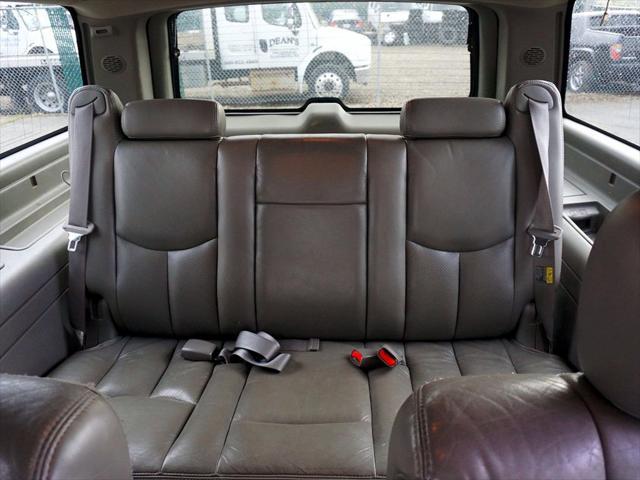 2004 Cadillac Escalade ESV Standard