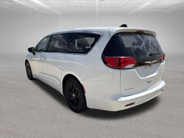 2024 Chrysler Voyager LX