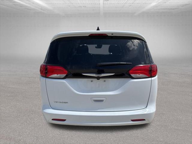 2024 Chrysler Voyager LX