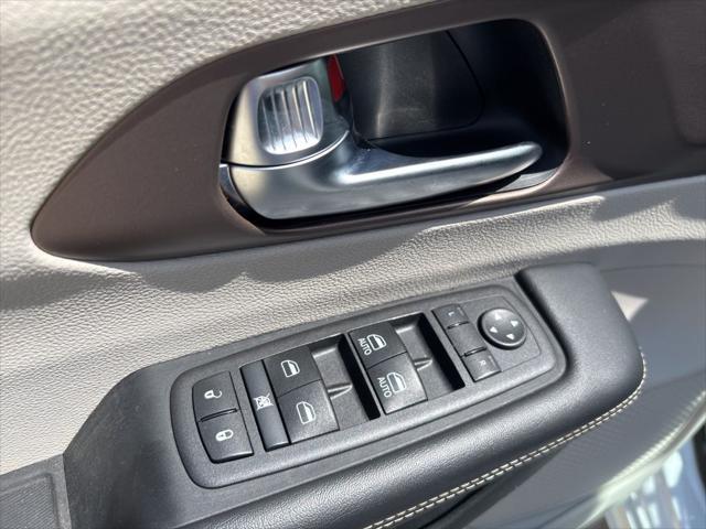 2024 Chrysler Voyager LX