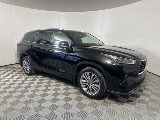 2023 Toyota Highlander Platinum for sale near PARKERSBURG, WV