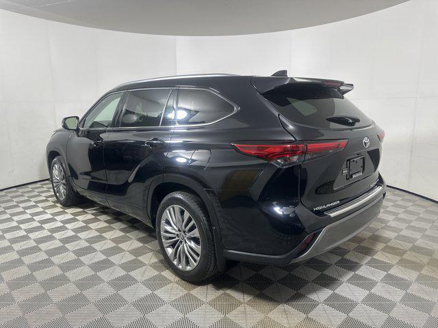 2023 Toyota Highlander Platinum