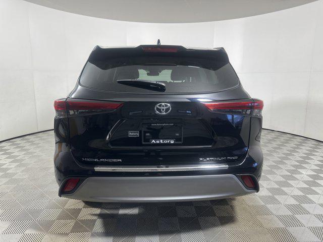 2023 Toyota Highlander Platinum