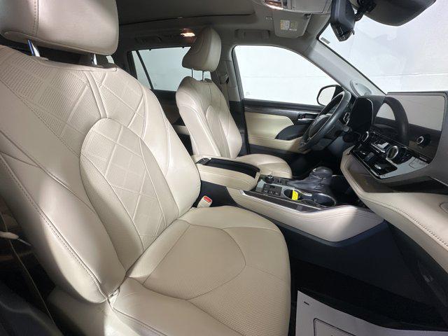 2023 Toyota Highlander Platinum