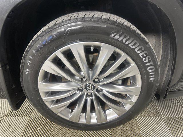 2023 Toyota Highlander Platinum