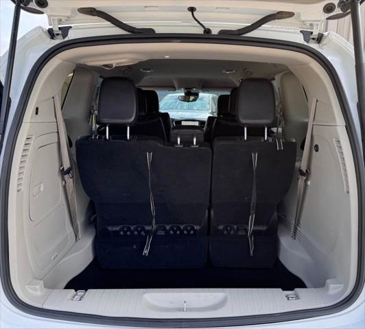 2024 Chrysler Pacifica Hybrid Select