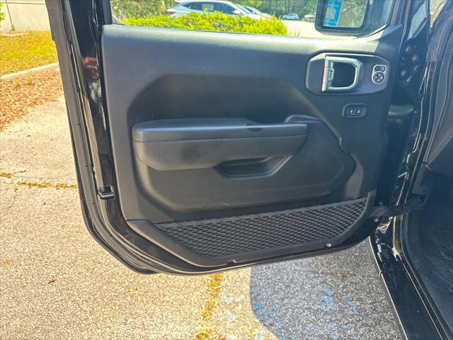 2025 Jeep Wrangler 4-Door Summit 4x4