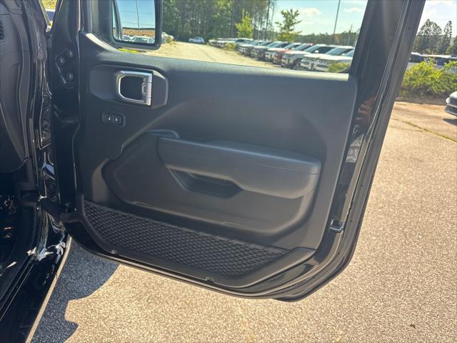 2025 Jeep Wrangler 4-Door Summit 4x4