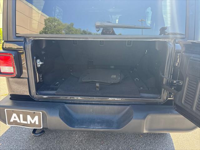 2025 Jeep Wrangler 4-Door Summit 4x4