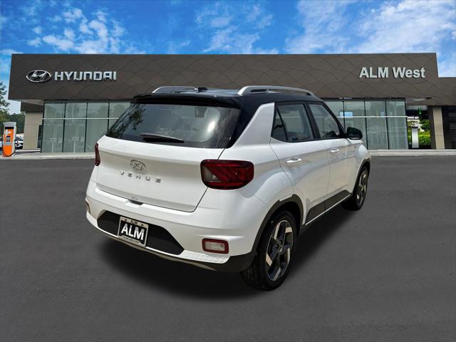 2026 Hyundai Venue SEL w/Two-Tone Roof