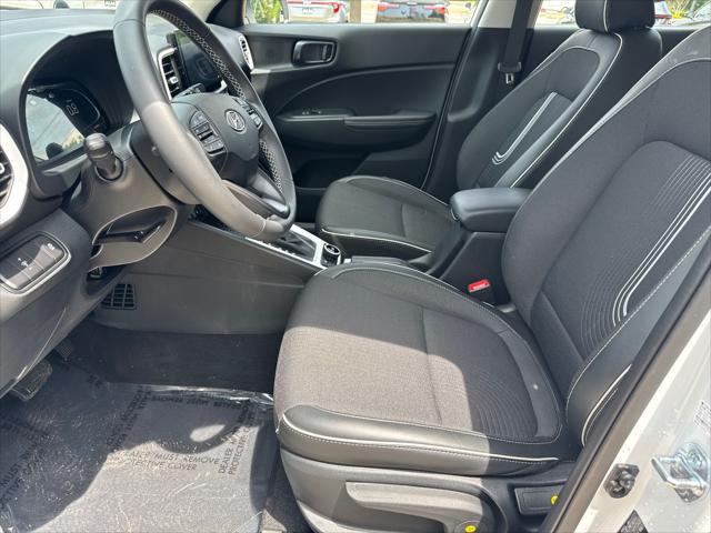 2026 Hyundai Venue SEL w/Two-Tone Roof