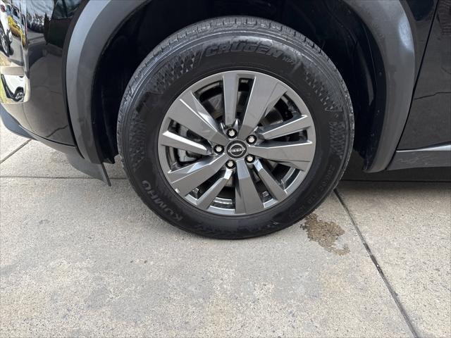 2025 Nissan Pathfinder SV 4WD