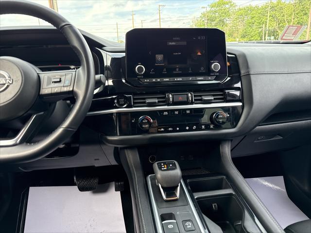 2025 Nissan Pathfinder SV 4WD
