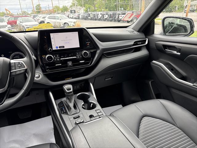 2025 Toyota Highlander XSE