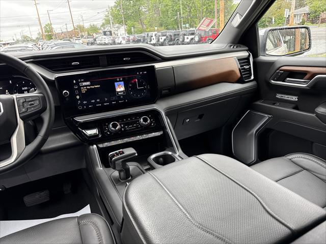 2023 GMC Sierra 1500 4WD Crew Cab Short Box Denali