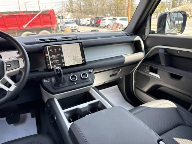 2025 Land Rover Defender 110 P300