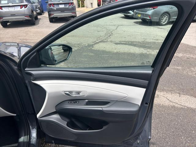 2026 Hyundai Tucson Hybrid Blue SE