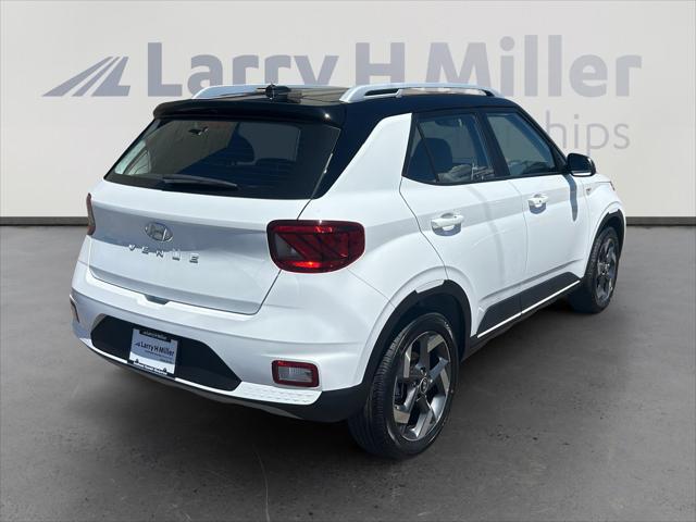2026 Hyundai Venue SEL w/Two-Tone Roof