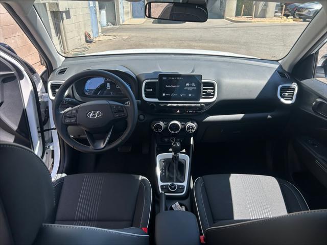 2026 Hyundai Venue SEL w/Two-Tone Roof