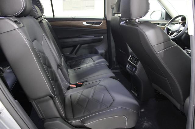 2026 Volkswagen Atlas SE with Technology